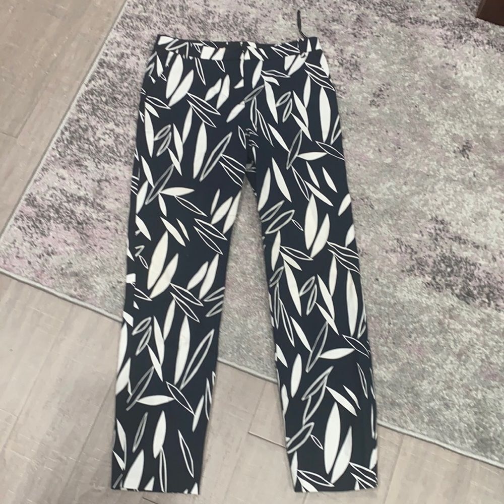 TopShop Leaf Print Black White Dress Pants Trousers Work Wear Straight Leg Sz 2